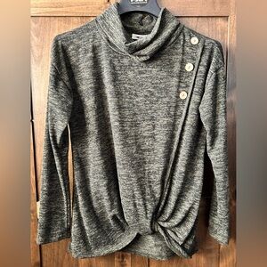 NWT Women’s cowl neck sweater size L